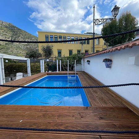 Villa Spring Apartments Meta Luaran gambar