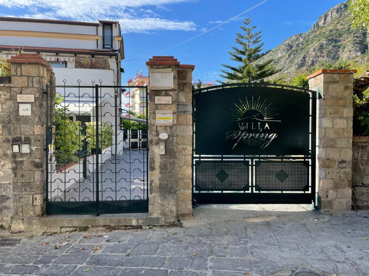 Villa Spring Apartments Meta Luaran gambar